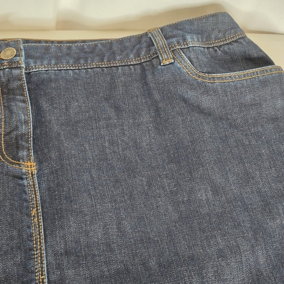 Boden Classic 5-Pocket Dark Wash Denim Above The Knee Skirt - Size 18L - Picture 3 of 10